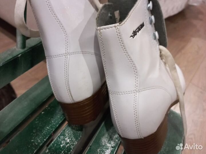 Коньки фигурные 38 размер