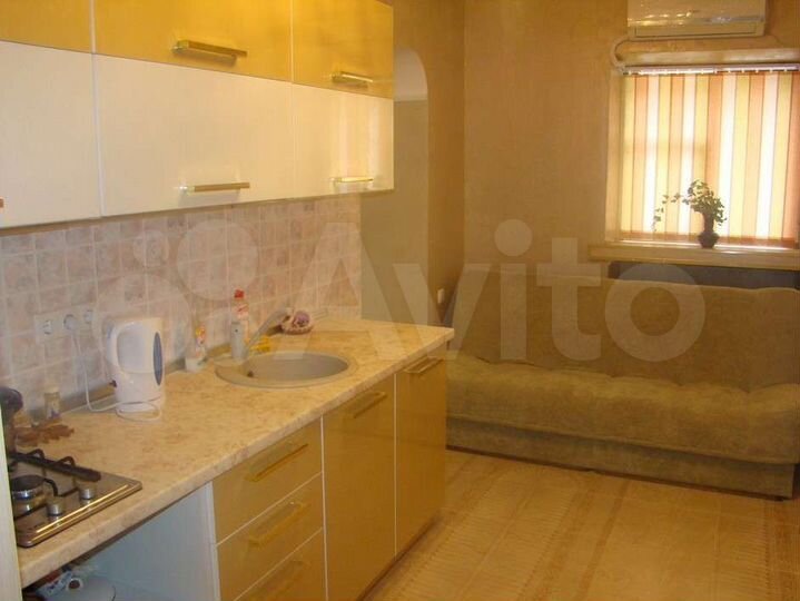 2-к. квартира, 55 м², 1/3 эт.