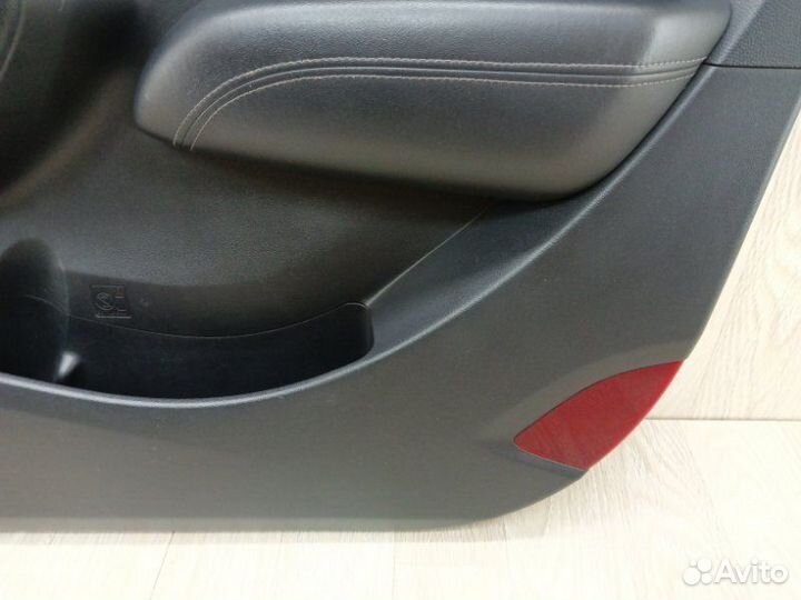 Обшивка двери передняя правая Hyundai Ix35