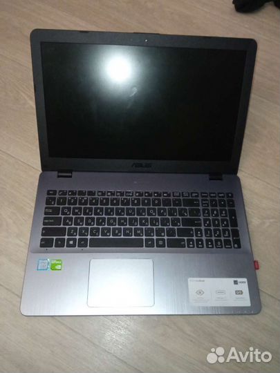Asus VivoBook 15 X542U