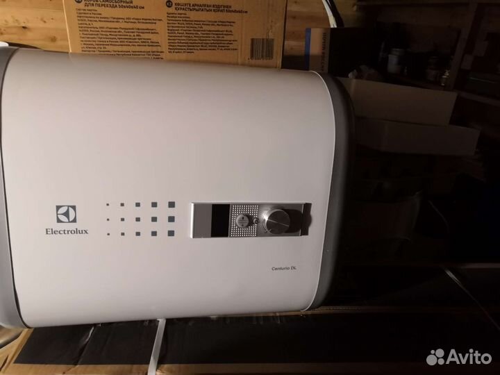 Бойлер Electrolux 30 л. нерж. горизонт