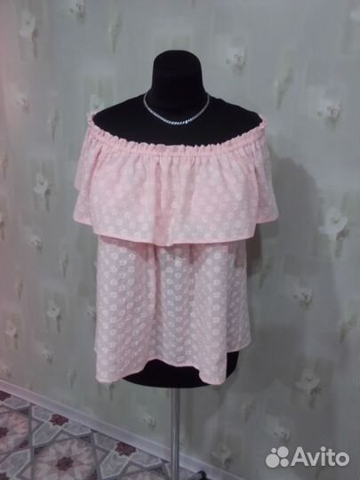 Блузка с открытыми плечами новая