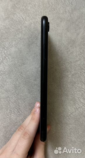 Телефон iPhone XR