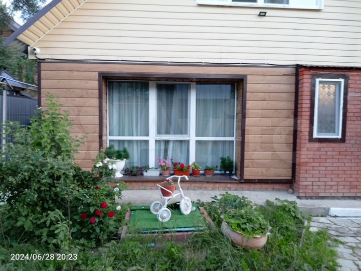 Дом 180 м² на участке 7 сот.