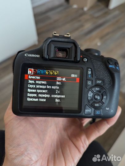 Canon 2000d + memory card 64