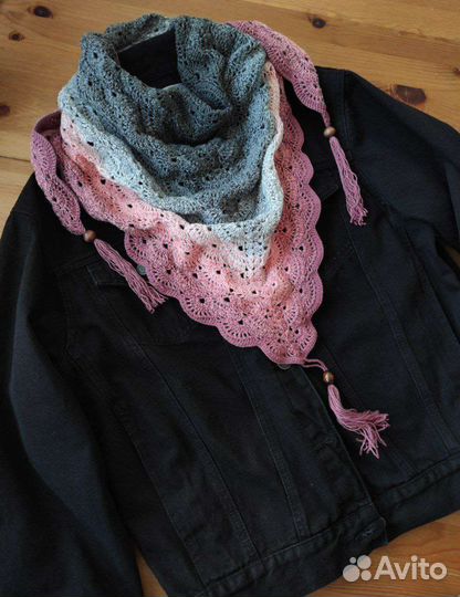 Вязаная косынка бактус