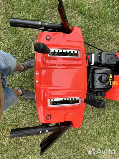 Снегоуборщик бензиновый Honda HSS 13 HP