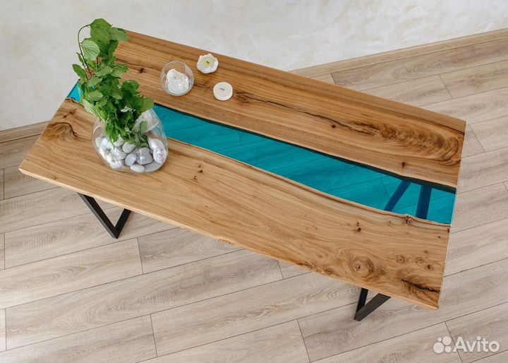 Стол из слэба и эпоксидной смолы «Река» 1,4 м