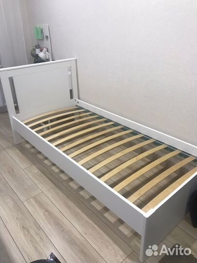 Кровать(2 штуки)