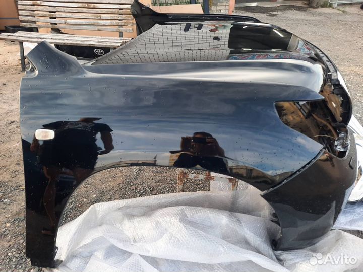 Крыло переднее левое, правое Land Cruiser