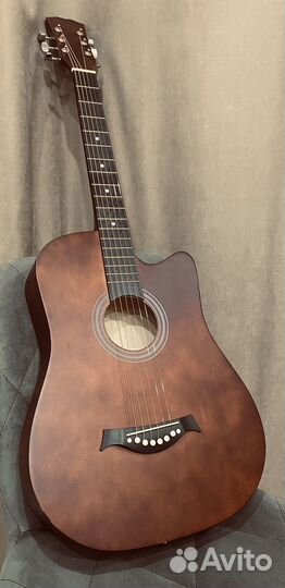 Акустическая гитара