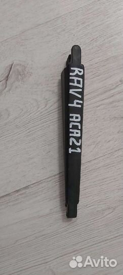 Крепление заднего дворника