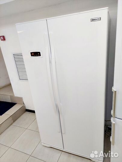 Двухдверный Холодильник бу Ноуфрост Беко 178см