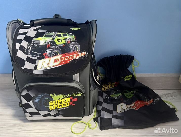 Школьный рюкзак