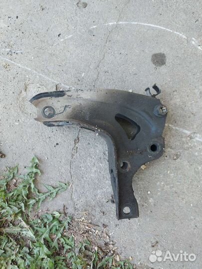 Кронштейн двигателя Хонда Аккорд 5