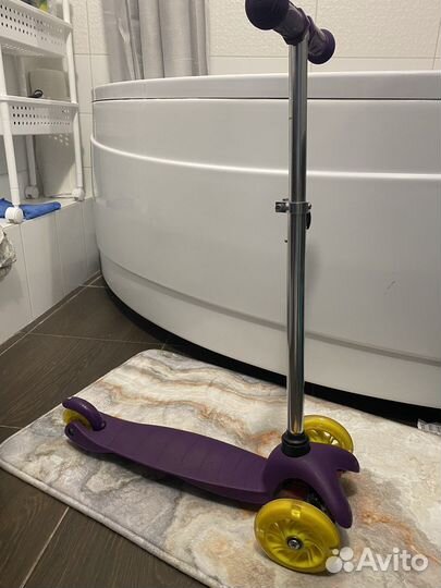 Самокат детский со светящимися колесами