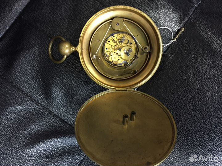 Часы старинные. Четвертной репетир. Ковровые сереб