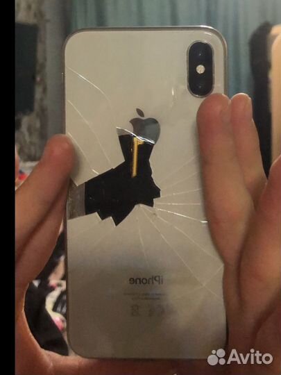 Телефон iPhone X