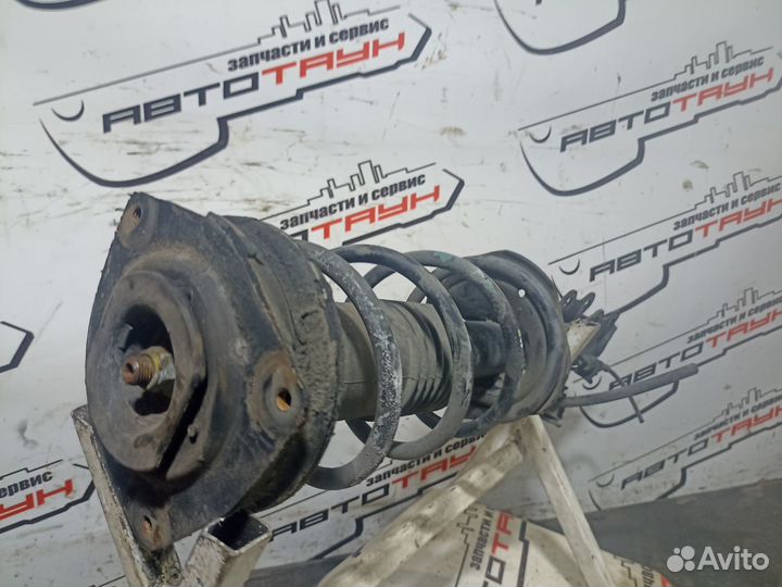 Стойка ходовки nissan tiida tiida latio C11 JC11 NC11 SC11 SJC11 SNC11 передняя левая E4303ED00A 2WD