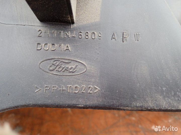 Держатель задней полки Ford Fusion 1.4 2007 лев