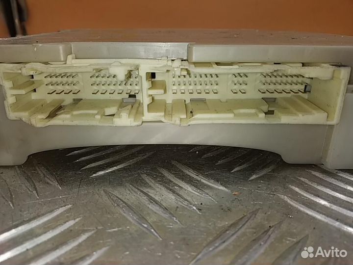 Блок электронный Toyota Camry