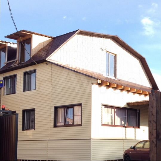 Коттедж 350 м² на участке 10 сот.