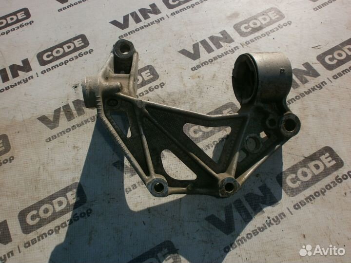 Кронштейн переднего левого рычага Шкода Фабия 1
