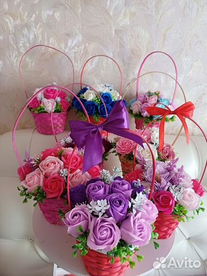 Букет из мыльных роз в корзине