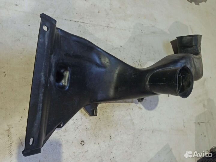 Воздухозаборник Nissan Maxima Cefiro A32