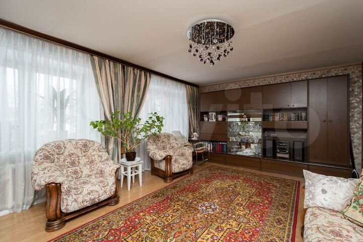4-к. квартира, 126 м², 2/5 эт.