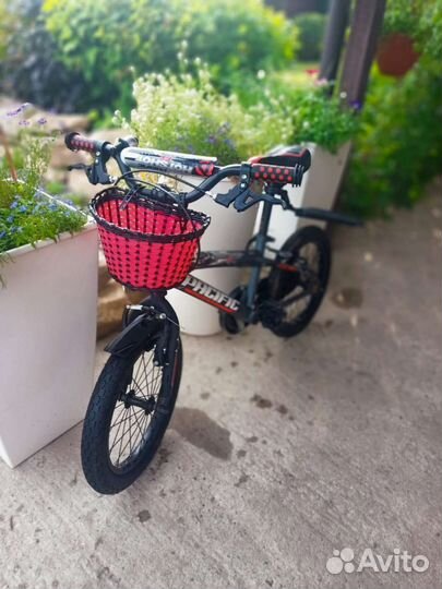 Детский велосипед четырёх-колесный