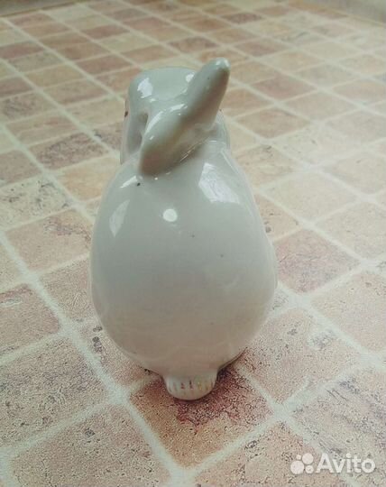 Фарфоровая статуэтка Кролик.ссср.Полонное