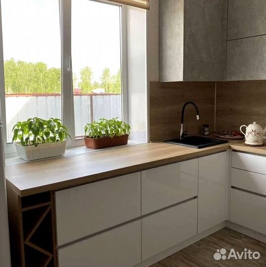 Кухня в потолок на заказ