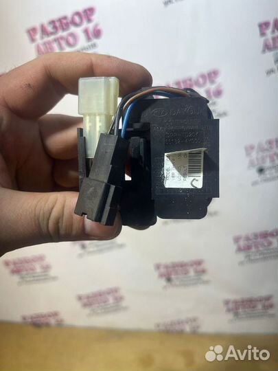 Блок управления подогревом руля Kia Rio 3