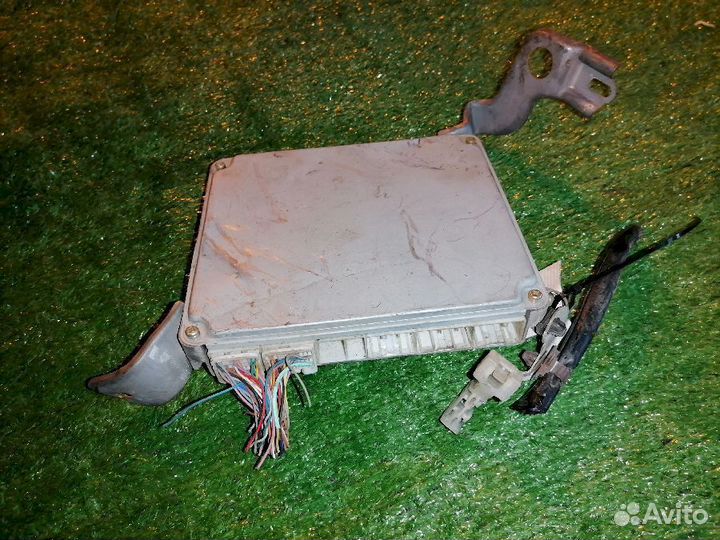 Блок управления двигателем 89661-48580 3MZ-FE Lexu