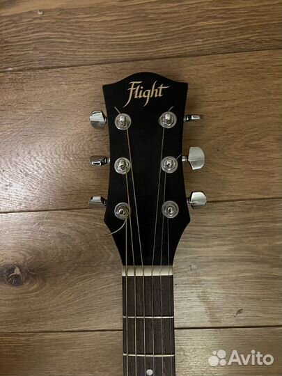 Акустическая гитара