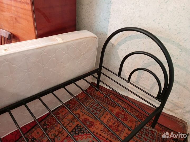 Кровать односпальная