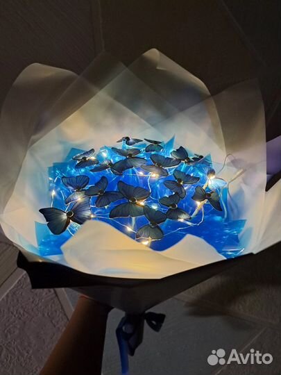 Букет из атласных лент и бабочек