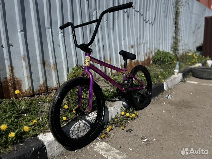 Трюковой велосипед BMX