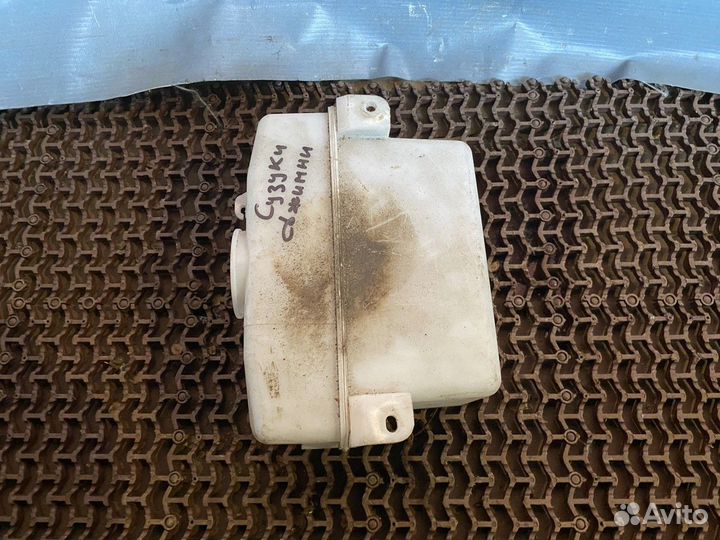 Бачок омывателя Джими 3 Suzuki Jimny