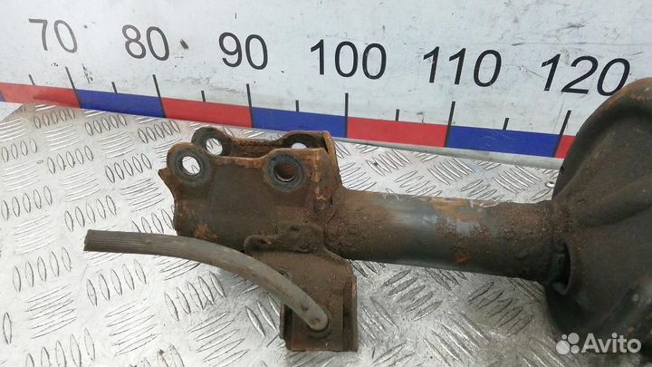 Стойка амортизатора переднего правого Nissan Almer