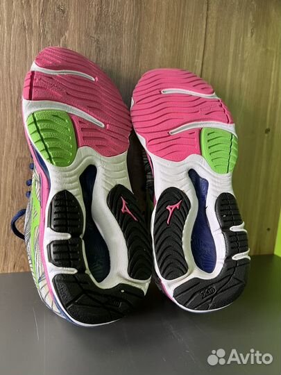 Кроссовки Mizuno Wave Paradox