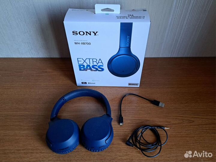 Беспроводные наушники Sony WH-XB700