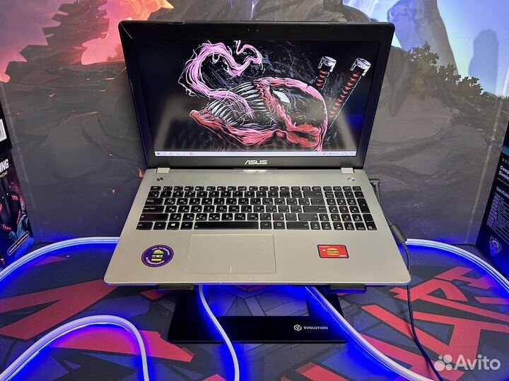 Игровой ноутбук Asus AMD A8 12GB озу SSD+HDD