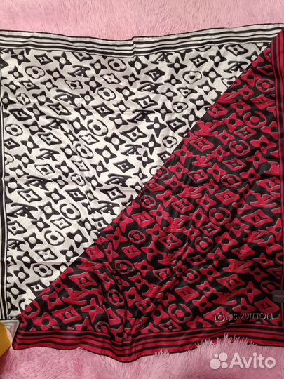 Шелковый платок louis vuitton