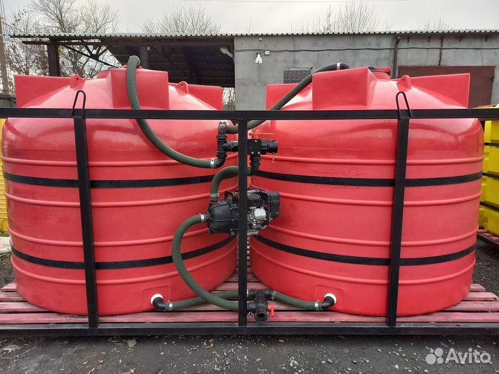 Емкости в обрешётке 10000 литров с мотопомпой