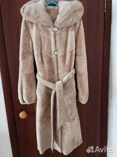 Шуба мутоновая с капюшоном