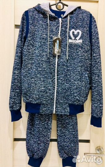 Новый костюм спортивный