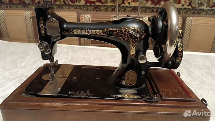 Швейная машинка зингер ручная