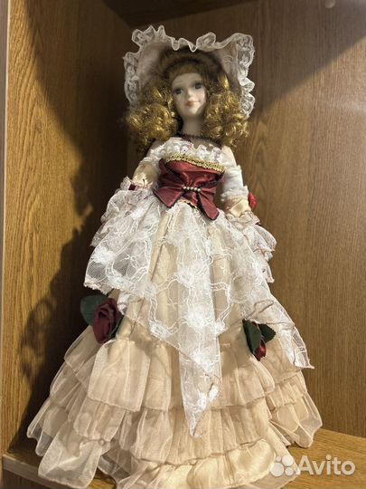 Кукла фарфоровая коллекционная